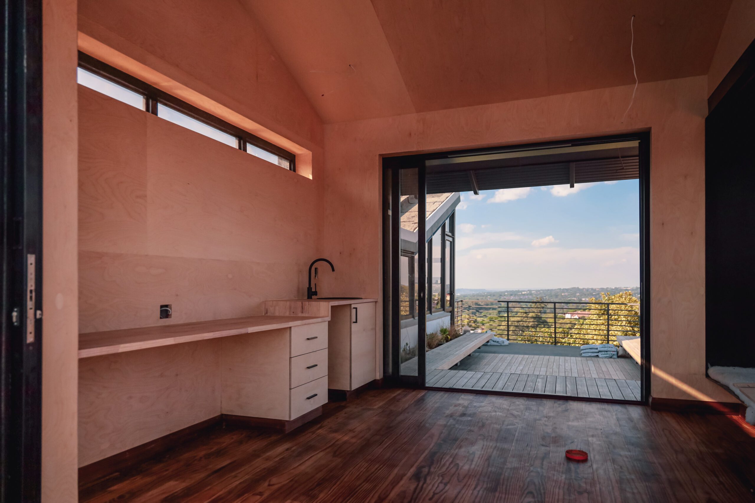 Interior and balcony view - House Culwick